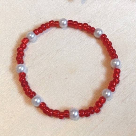 Faux Pearl Red Glass Beaded Bracelet - Picture 1 of 1